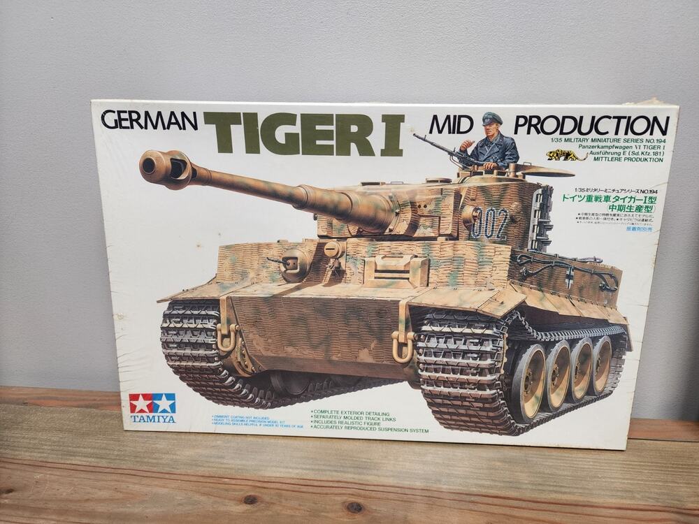Tamiya 35194 1/35 scale model kit 35194 Tiger I, Mid-production.